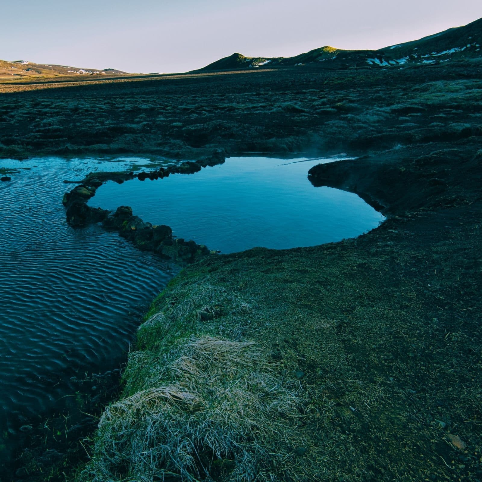 Geothermal Dreams: Icelandic Hot Springs & Binaural Tones for Deep Sleep