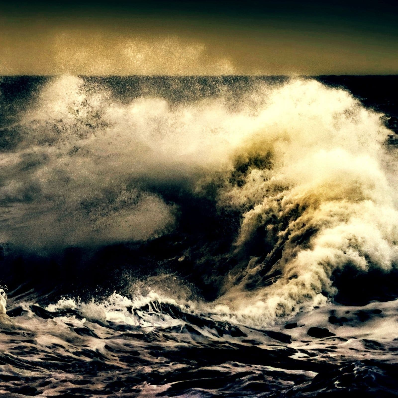 Arctic Shoreline: Ice Rain & Ocean Waves for Deep Sleep