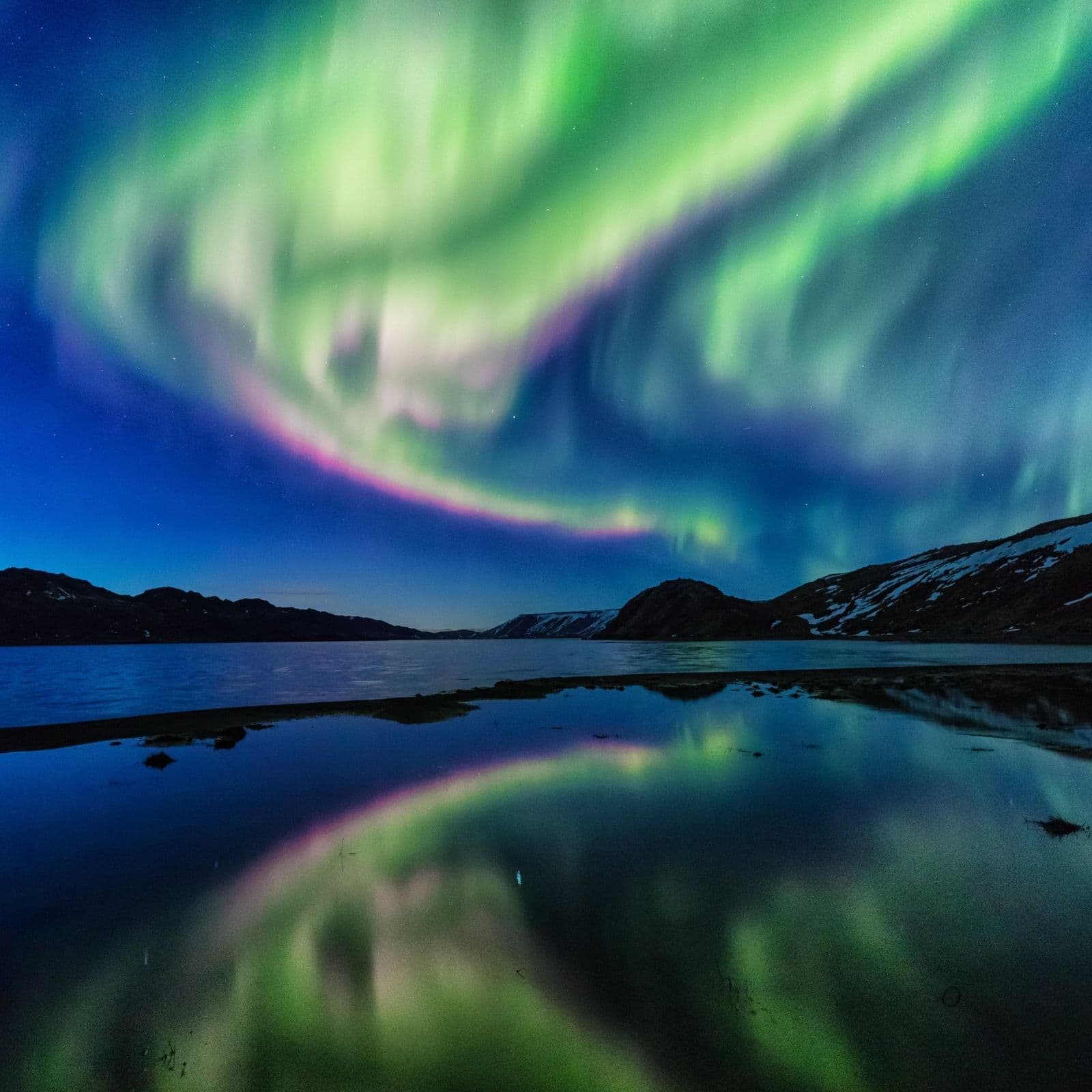 Northern Lights Soundscape | Soothing Arctic Wind & Ambient Music for Sleep & Relaxation